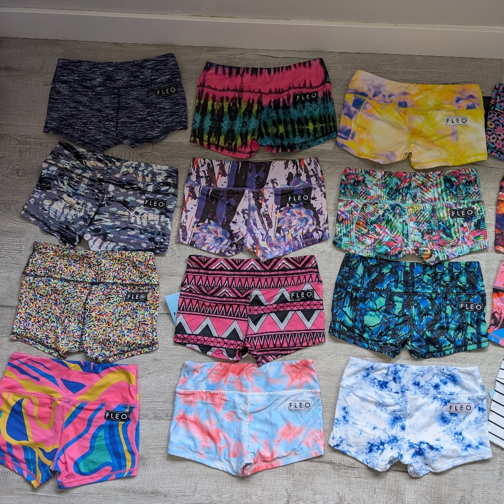 Fleo Shorts Size Small - image 2